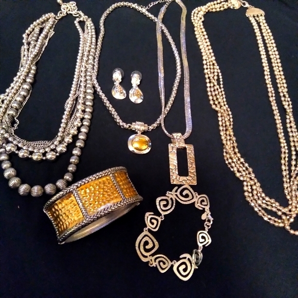 Premier Designs Jewelry - 7 piece silver and gold tone Premier Designs jewelry